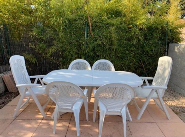 Rez De Villa Avec Place De Parking Et Vue Mer. La Ciotat Kültér fotó
